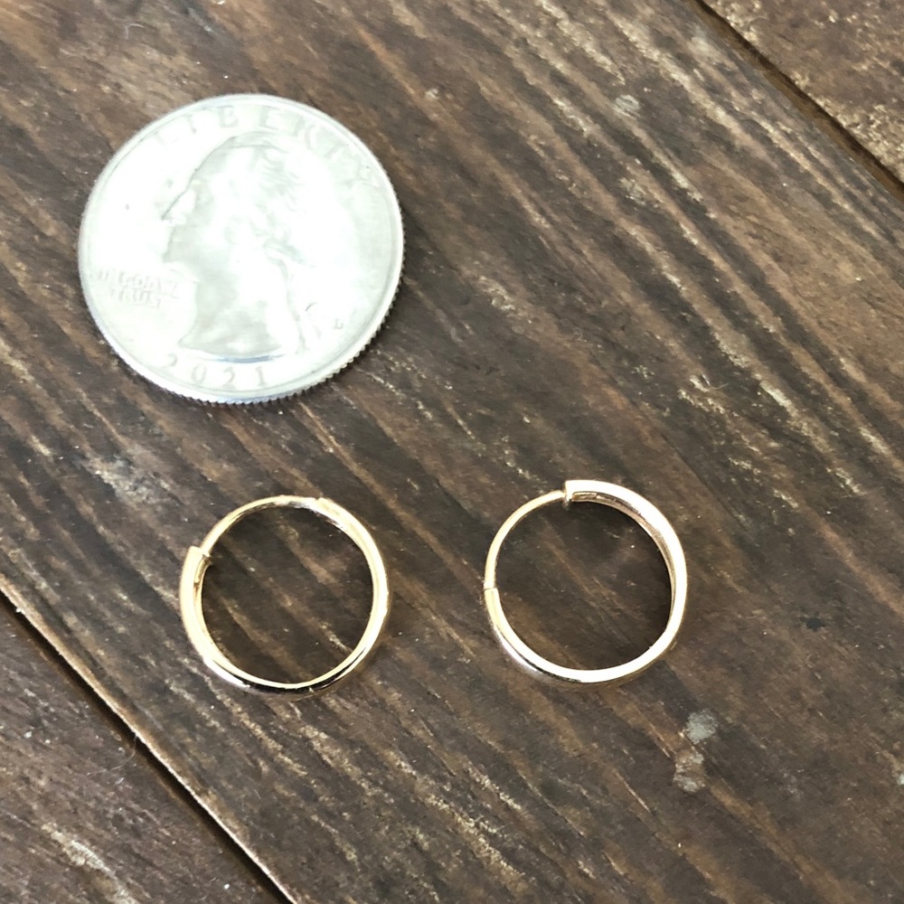Mejuri Gold Bold Hoop Earrings - Picture 3 of 4